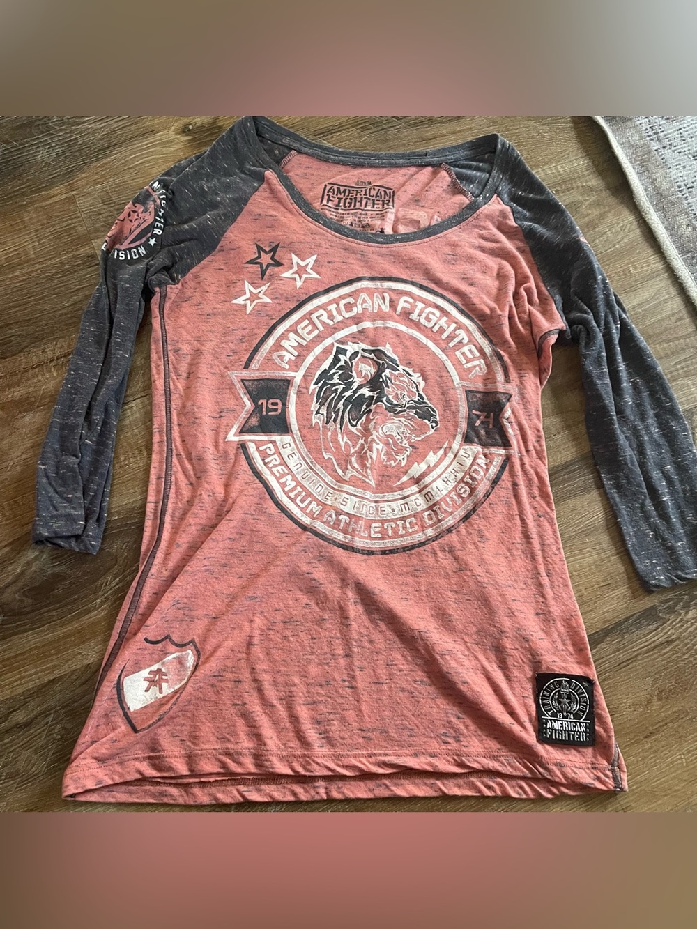 American Fighter Women’s 3/4 Sleeve Size Medium Buckle